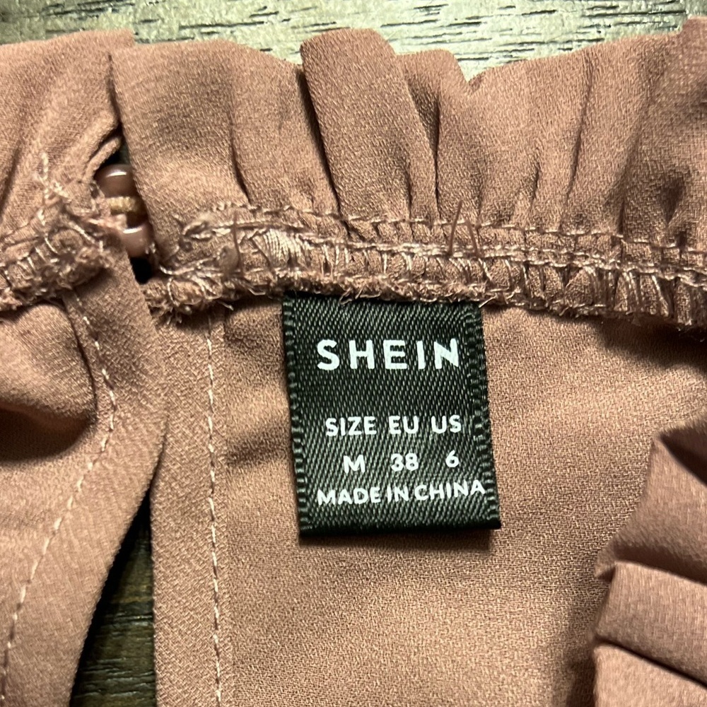 SHEIN frilled neck keyhole back latern sleeve top mediump - Picture 9 of 11